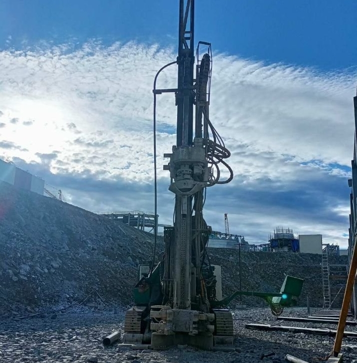 Устройство ограждения котлована на территории многоквартирного дома